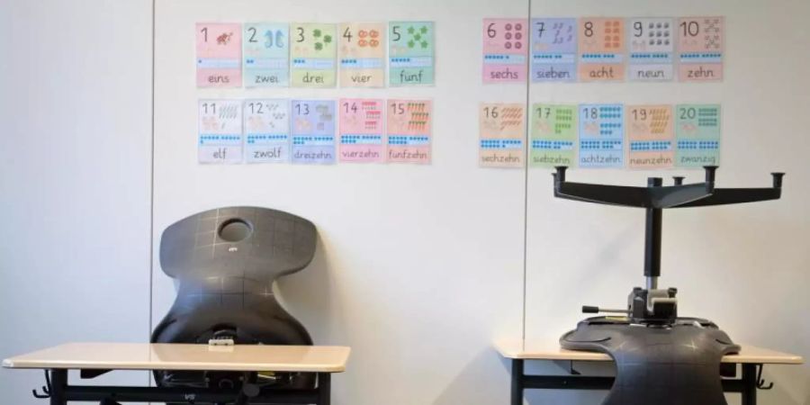 Ein Klassenzimmer ohne Schüler. Die negativ Folgen des Unterrichtsausfall sind vielfältig. Die Auswirkungen könnte noch lange zu spüren bleiben. Foto: Soeren Stache/dpa-Zentralbild/ZB