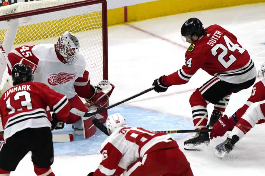 Der Schweizer erzielt einen Hattrick in der NHL.