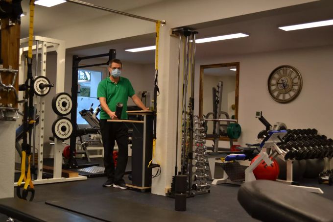 Im Trainingsstudio können die Muskeln trainiert werden. Training Studio