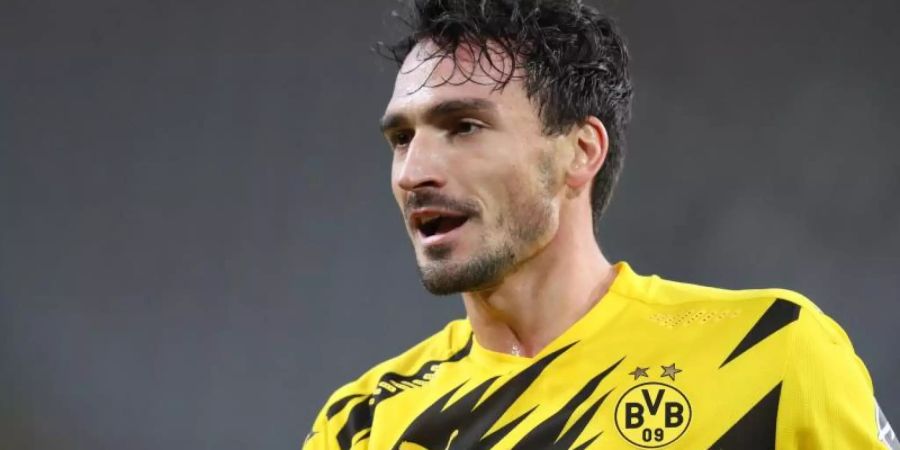 Doppel-Torschütze Mats Hummels hofft nach seiner verletzungsbedingten Auswechslung auf eine baldige Rückkehr. Foto: Friso Gentsch/dpa