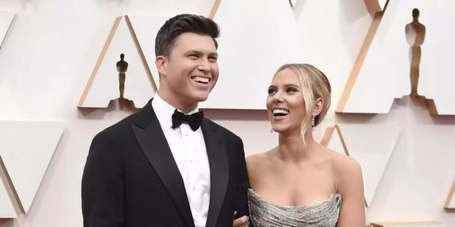 Scarlett Johansson Colin Jost