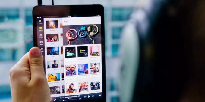 Viele Musikhöhrer setzen inzwischen auf Streaming-Angebote. Musikhöhrer