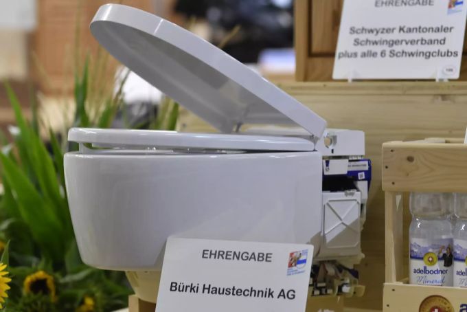 Falls einer der Schwinger WC Bedarf hat. Schwinger WC