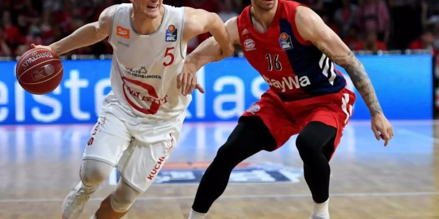 Könnte auch bald im Bayern-Trikot auflaufen: Vechtas T.J. Bray (l). Foto: Angelika Warmuth