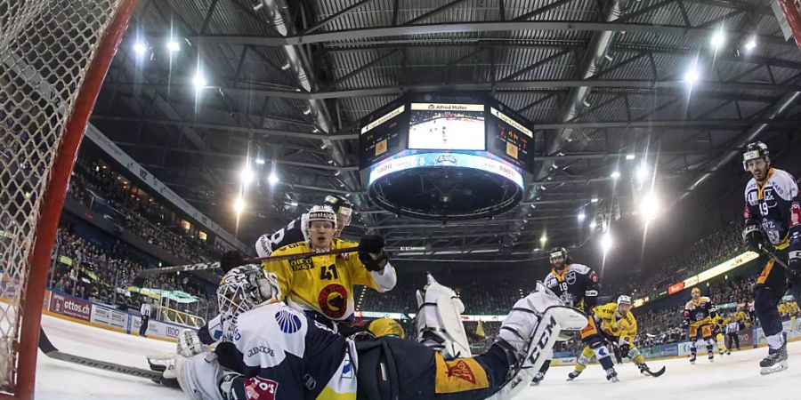 Bilder von Übertorkameras sollen in der National League künftig die Schiedsrichter bei strittigen Torszenen unterstützen