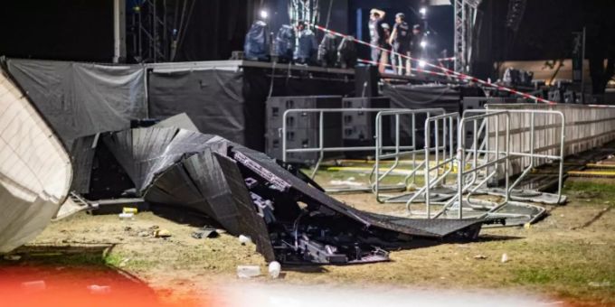 Essen - Fast 30 Verletzte durch umgestürzte Videoleinwand bei Konzert in Essen