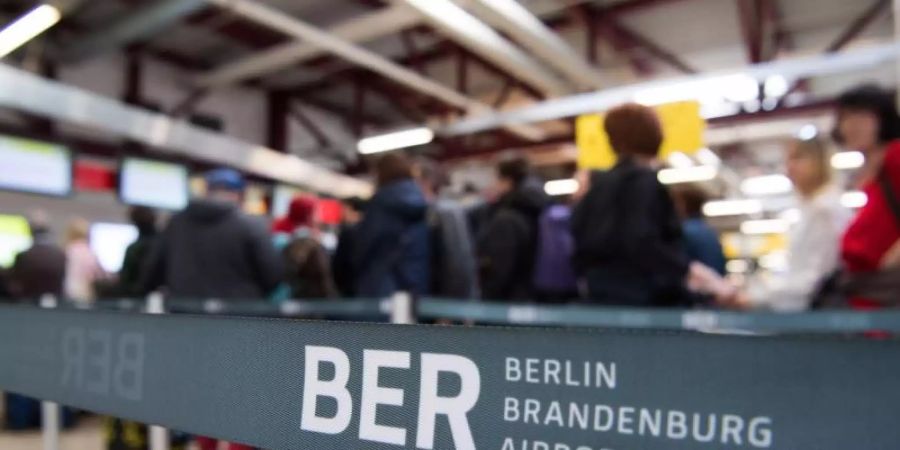 Check-in-Schalter im Flughafen Tegel. Foto: Jörg Carstensen
