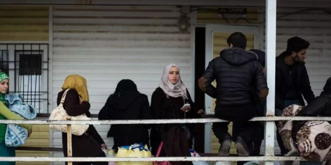 Syrische Migranten warten darauf, im türkischen Flüchtlingslager Kilis aufgenommen zu werden. Foto: Uygar Onder Simsek Syrische Migranten warten darauf, im türkischen Flüchtlingslager Kilis aufgenommen zu werden. Foto: Uygar Onder Simsek