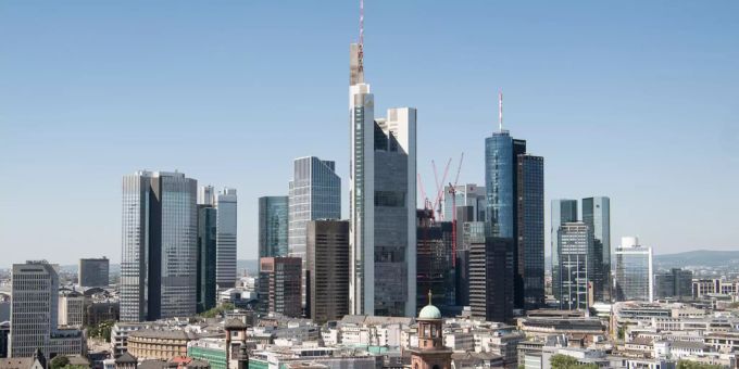 Die Bankenskyline in Frankfurt (D). Bank