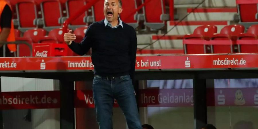 Mainz-Trainer Achim Beierlorzer kam mit seiner Mannschaft nicht über ein 1:1 bei Union Berlin hinaus. Foto: Odd Andersen/AFP-POOL/dpa
