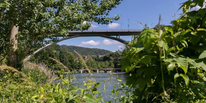 Die Siggenthalerbrücke in Turgi. Die Siggenthalerbrücke in Turgi.