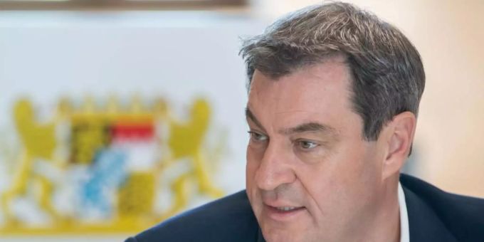 Markus Söder zu Beginn der Kabinettssitzung an seinem Platz im Kuppelsaal der Bayerischen Staatskanzlei. Foto: Peter Kneffel/dpa Markus Söder zu Beginn der Kabinettssitzung an seinem Platz im Kuppelsaal der Bayerischen Staatskanzlei. Foto: Peter Kneffel/dpa