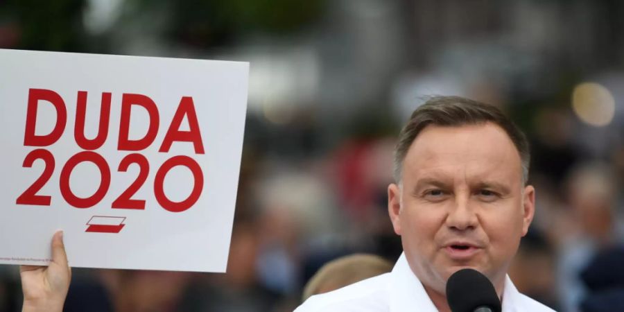 Der polnische Staatspräsident Andrzej Duda will eine Initiative gegen die Gleichstellung homosexueller Paare lancieren. (Archivbild)