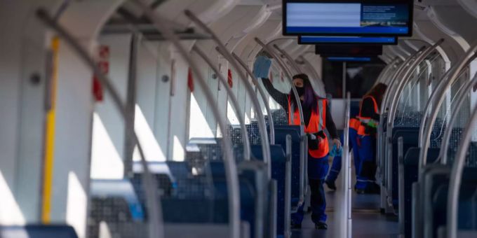 In einer S-Bahn in Frenkendorf BL wurde ein Mann verletzt. (Symbolbild) frenkendorf bl