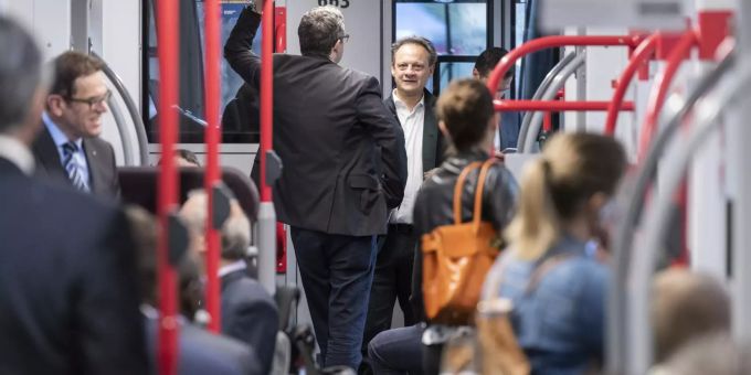 Wegen Coronavirus - Bundesrat schafft Abstandsbussen wieder ab