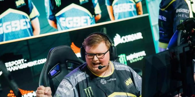 Teamkapitän Kirill «Boombl4» Mikhailov führte Navi zum Gruppensieg. Foto: Adela Sznajder/Dreamhack/dpa Teamkapitän Kirill «Boombl4» Mikhailov führte Navi zum Gruppensieg. Foto: Adela Sznajder/Dreamhack/dpa