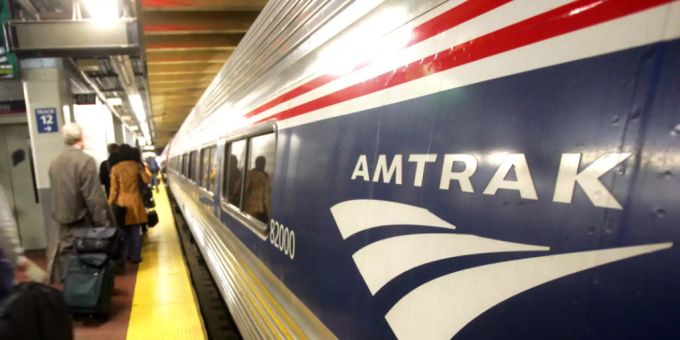 Die US-Bahngesellschaft Amtrak braucht weitere Hilfsgelder vom Staat. (Archivbild) amtrak