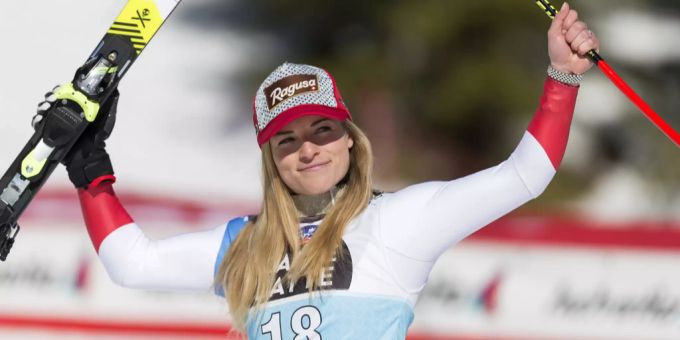 Lara Gut-Behrami jubelt im Zielraum in Crans-Montana. Lara Gut-Behrami