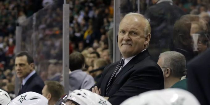 NHL-Trainer Lindy Ruff während eines Spiels seiner Dallas Stars im Jahr 2014. Lindy Ruff New Jersey Devils