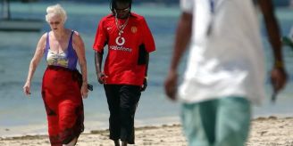 War verheiratet! - Bielerin (64) fällt auf Betrüger-Toyboy (32) herein