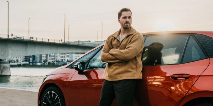 Sponsored - So unterscheiden sich E-Auto, Verbrenner und Hybrid