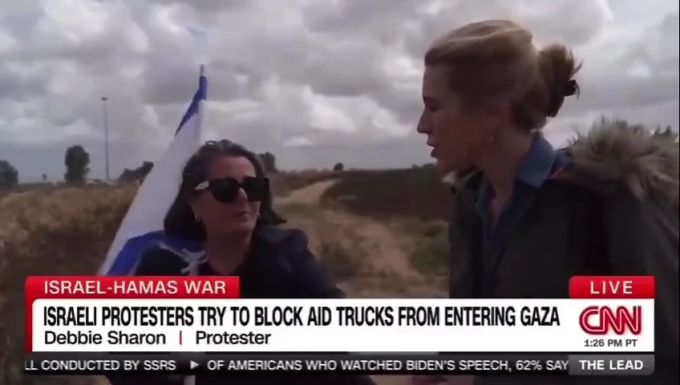 Eine protestierende Israelin erklärt ihre Motivation gegenüber CNN. Gaza