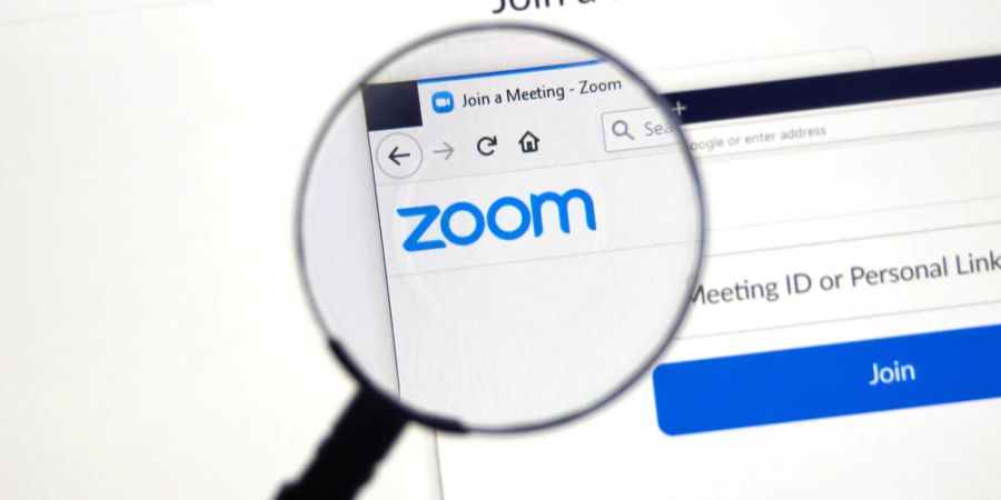 Zoom wird in vielen Unternehmen genutzt. Aber Vorsicht, was Sie dort mit Ihren Kollegen besprechen.
