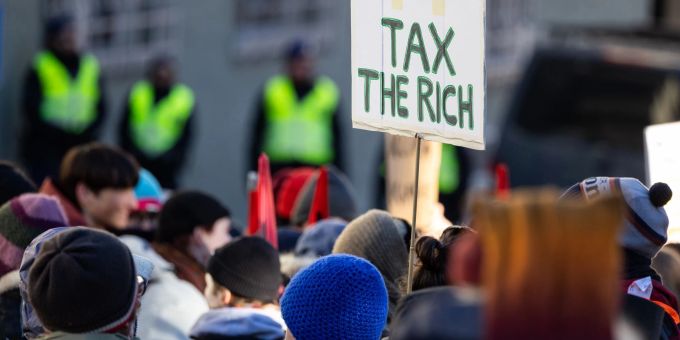 Die meisten Menschen auf der Welt haben zuletzt harte Zeiten erlebt. Die Reichen dagegen sind laut Oxfam die grossen Gewinner der Krisenjahre - Diskussionsstoff für das Weltwirtschaftsforum in Davos. Oxfam