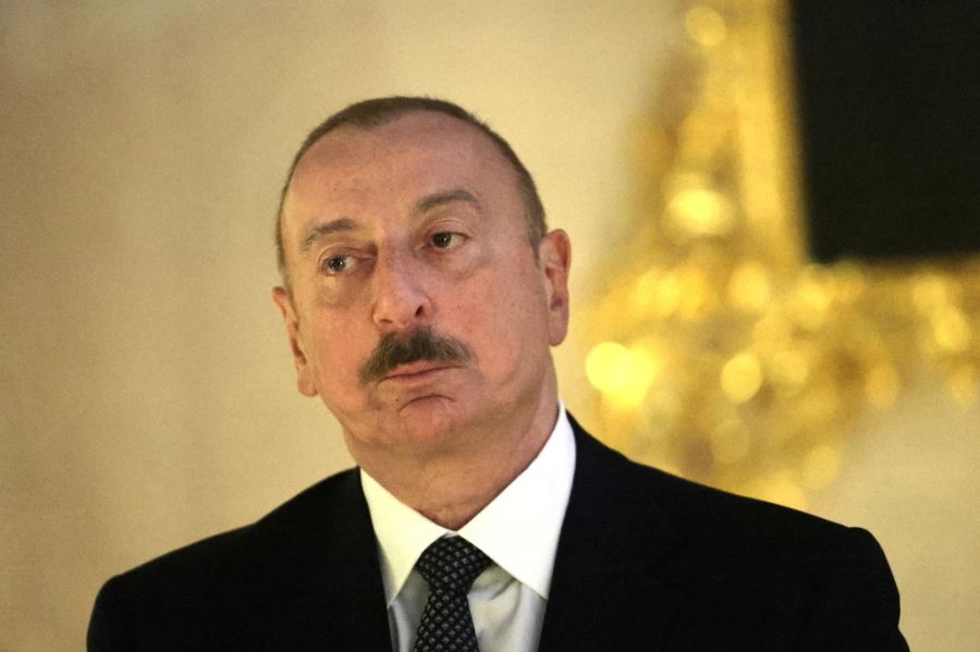 Dashalb hat der aserbaidschanische Präsident Ilham Aliyev die Wahlen vorgezogen.