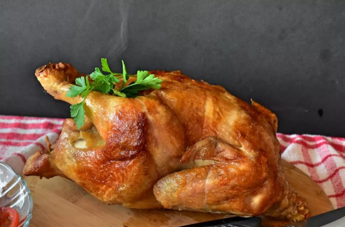 Manchmal mag es Meghan Markle auch deftig. Ihre Lieblingsspeise ist ein knuspriges Poulet aus dem Ofen. chicken