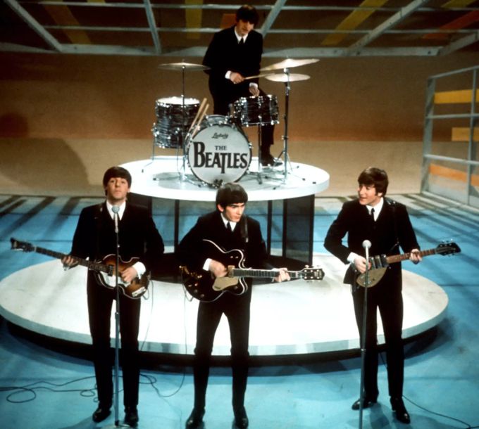Die Beatles 1964 bei einem Auftritt in der «Ed Sullivan Show» in New York. Beatles