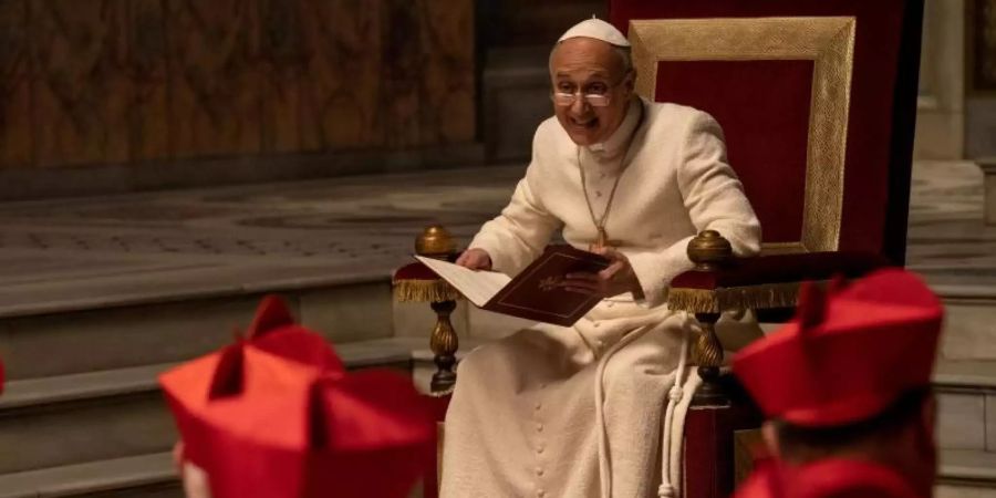 Marcello Romolo als Papst Franziskus II. in einer Szene der ersten Episode der neuen Serie "The New Pope" von Paolo Sorrentino. Foto: Gianni Fiorito/Wildside/Haut et Court TV/Mediapro/Sky Atlantic HD /dpa