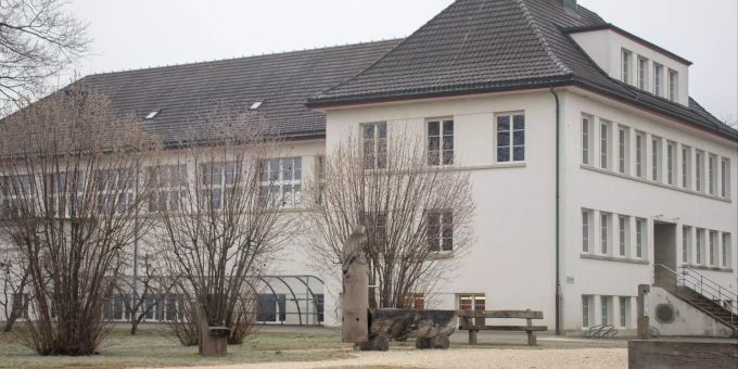 Das Schulhaus in Oberkulm. Das Schulhaus in Oberkulm.