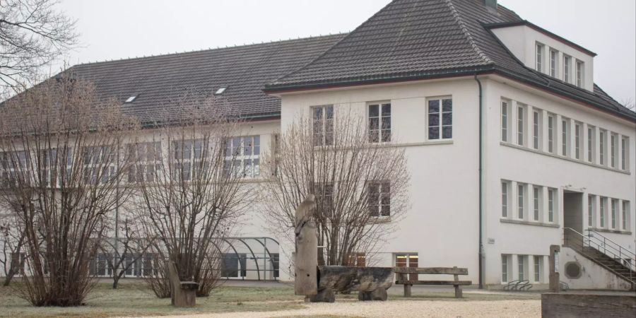 Das Schulhaus in Oberkulm.
