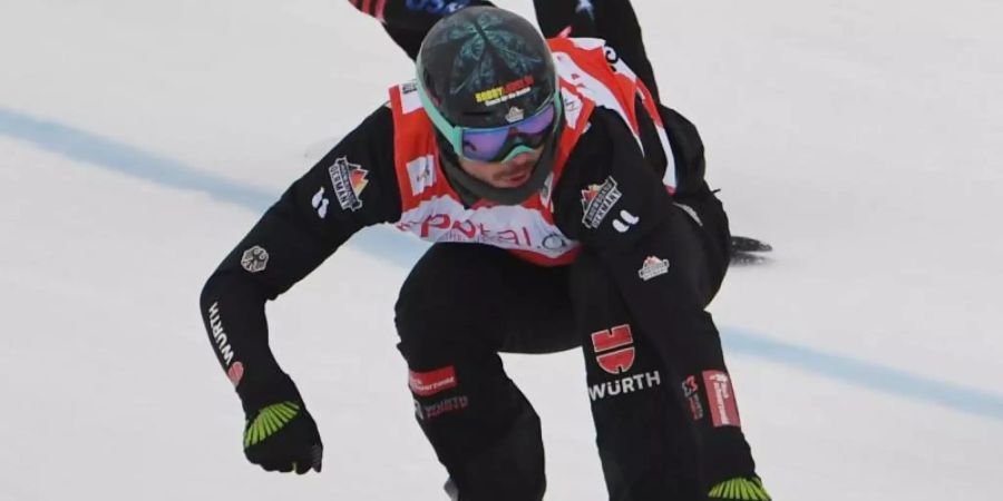 Snowboardcrosser Paul Berg schied beim Weltcup im kanadischen Nakiska bereits im Achtelfinale aus. Foto: Patrick Seeger/dpa