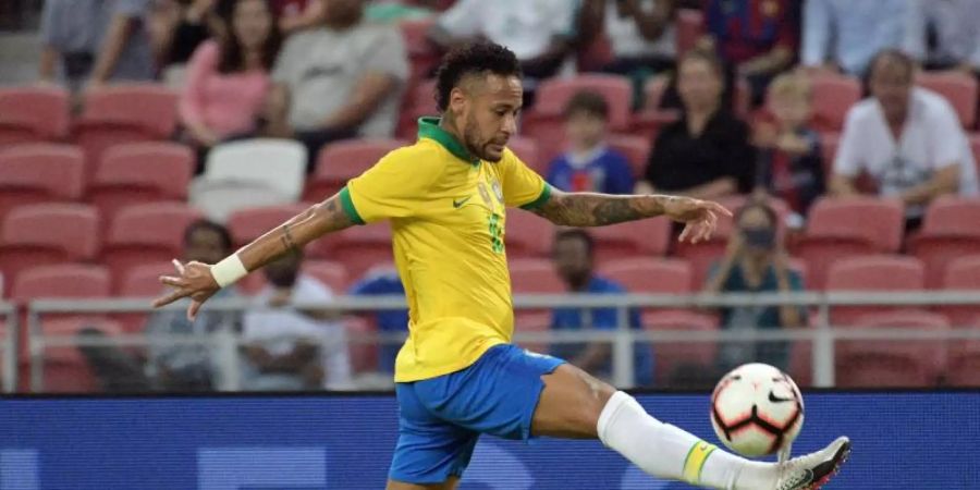 Soll für Brasilien bei Olympia am Ball sein: Superstar Neymar. Foto: Then Chih Wey/XinHua/dpa