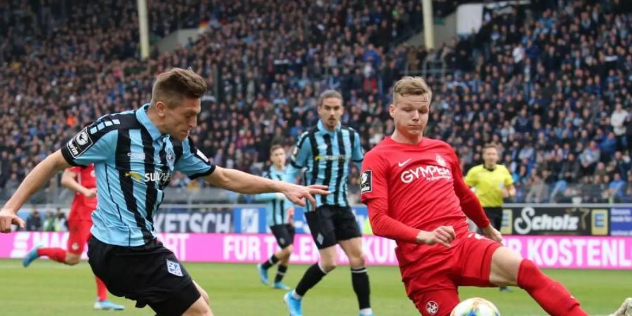 Beim Südwestderby Waldhof Mannheim gegen den 1. FC Kaiserslautern gab es keinen Sieger. Foto: Michael Deines/dpa