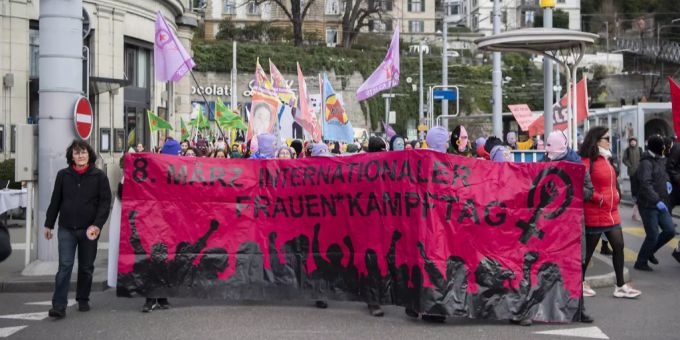 Wegen Blockade - Zürcher Polizei hat genug vom Frauenstreik