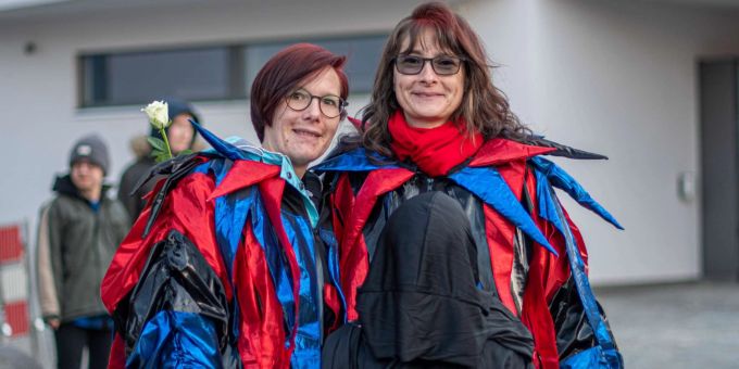 vl: Nadja Frey und Rahel Schürch mit Robin