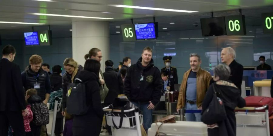 Diplomaten mehrerer Länder reisten am Montag aus Nordkorea aus