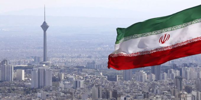 Der iranische Innenminister Abdolresa Rahmani Fasli wird wegen seiner Corona-Infektion im Krankenhaus behandelt. Iran