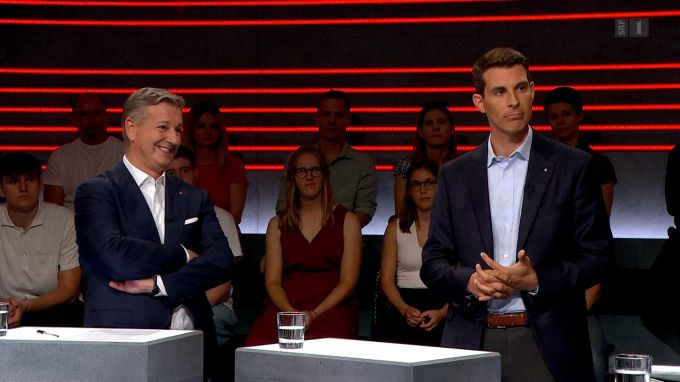 Marco Chiesa und Thierry Burkart stehen in der «Arena» auf einer Seite – nicht nur physisch, sondern auch in der Debatte. Arena