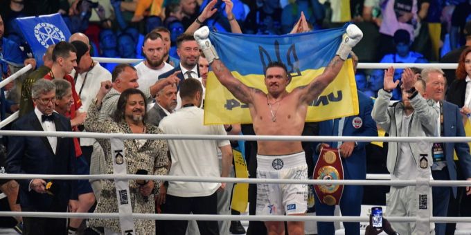 Oleksandr Usyk bezwingt den Briten Daniel Dubois. Oleksandr Usyk