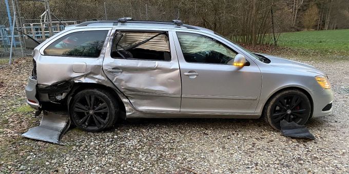 Bretzwil BL: Kollsion zwischen Personenwagen und Lieferwagen Bretzwil BL: Kollsion zwischen Personenwagen und Lieferwagen