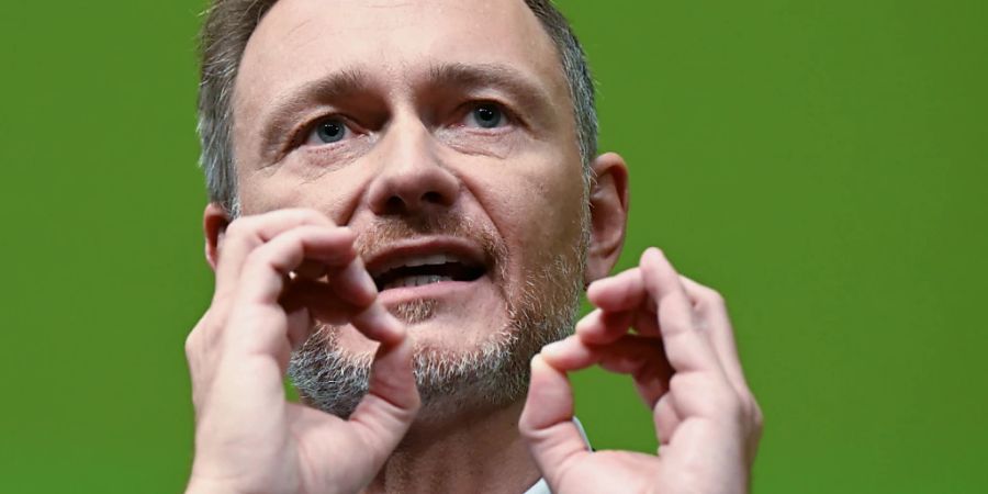 Christian Lindner, Vorsitzender der FDP und Bundesfinanzminister, spricht im Opernhaus beim traditionellen Dreikönigstreffen der FDP. Foto: Bernd Weissbrod/dpa