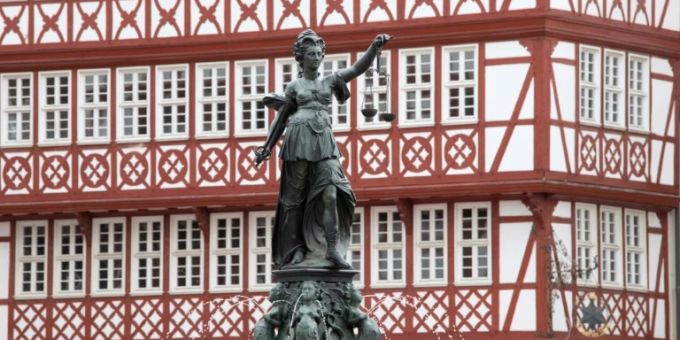 Frankfurt am Main - Lange Haftstrafen für Betreiber von Pädophilenplattform «BoysTown»