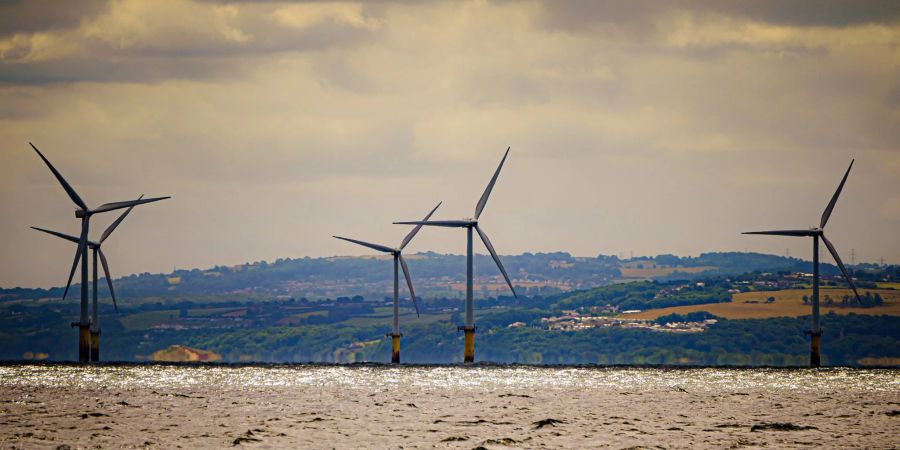 Gwynt y Mor von RWE, der zweitgrösste Offshore-Windpark der Welt, liegt acht Meilen (etwa 13 Kilometer) vor der Küste von Nordwales in der Liverpool Bay.