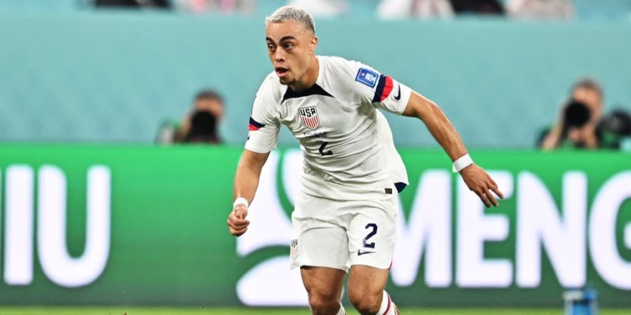 Die «Flop»-Viererkette komplettiert der US-Amerikaner Sergiño Dest (6,50).