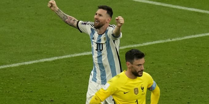 Goalie Hugo Lloris (vorne) verliert mit Frankreich den WM-Final gegen Argentinien. Tottenham Hotspur