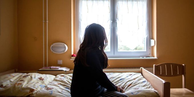 Um ein ausreichendes Angebot an Frauenhausplätzen sicherzustellen, fordert der Zürcher Regierungsrat eine entsprechende Verpflichtung der Kantone durch den Bund. (Archivbild) Frauenhäuser